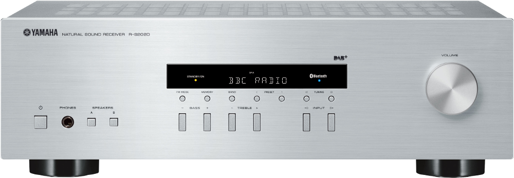 Récepteur Yamaha argenté avec un écran et un bouton de volume. Boutons de réglage et de contrôle des fonctions visibles.