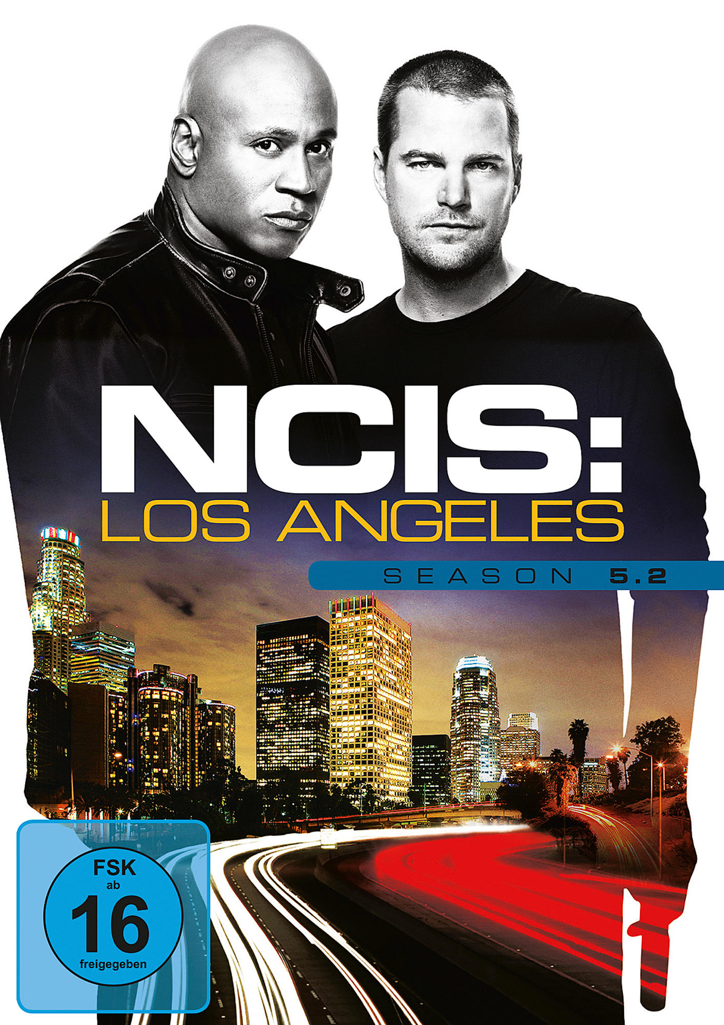 NCIS: Los Angeles DVD-Cover mit zwei Schauspielern. Die Stadt bei Nacht ist der Hintergrund.