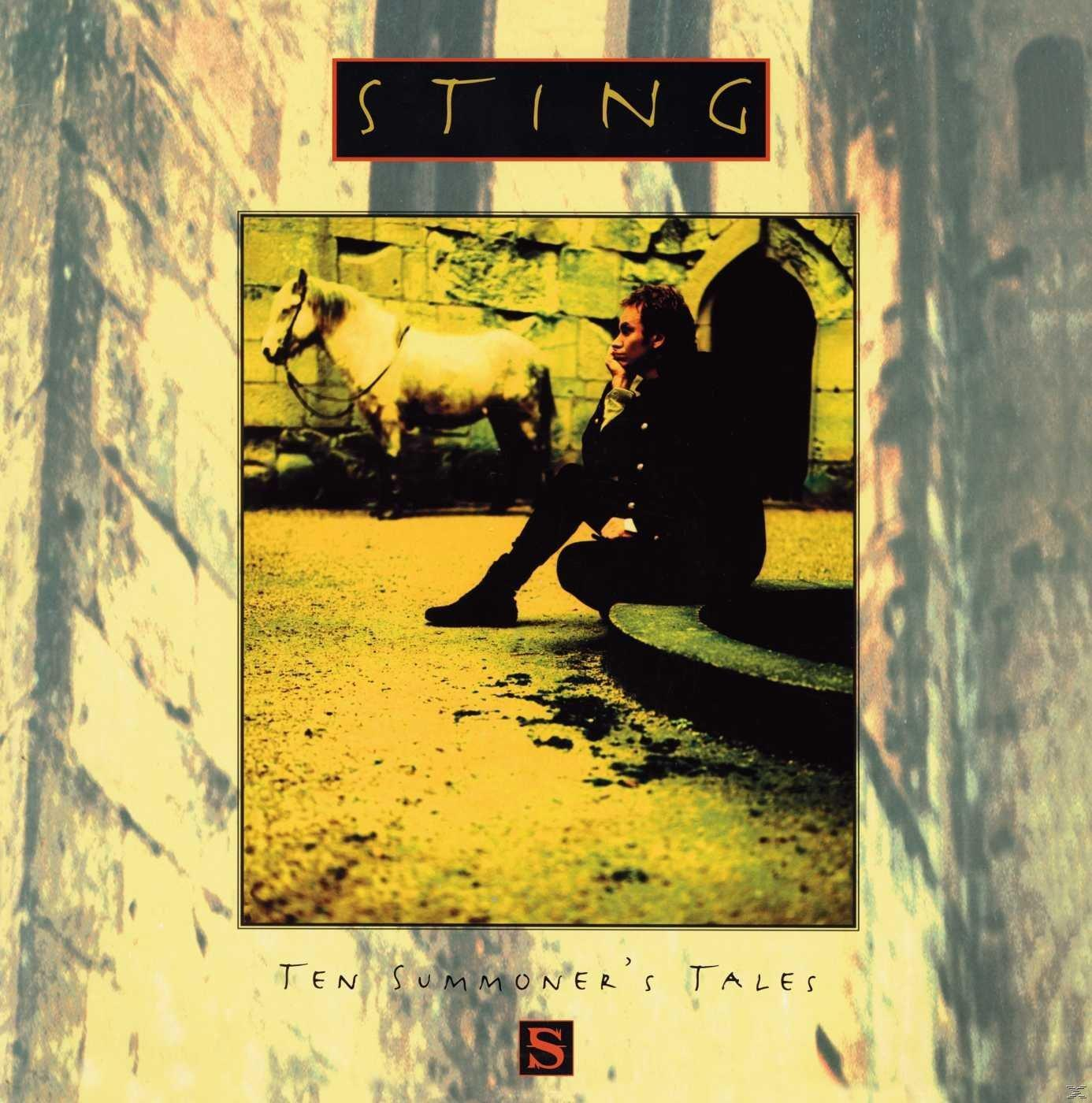 Albumcover für Stings 'Ten Summoner's Tales'. Es zeigt Sting, der in der Nähe einer Pferdestatue sitzt.