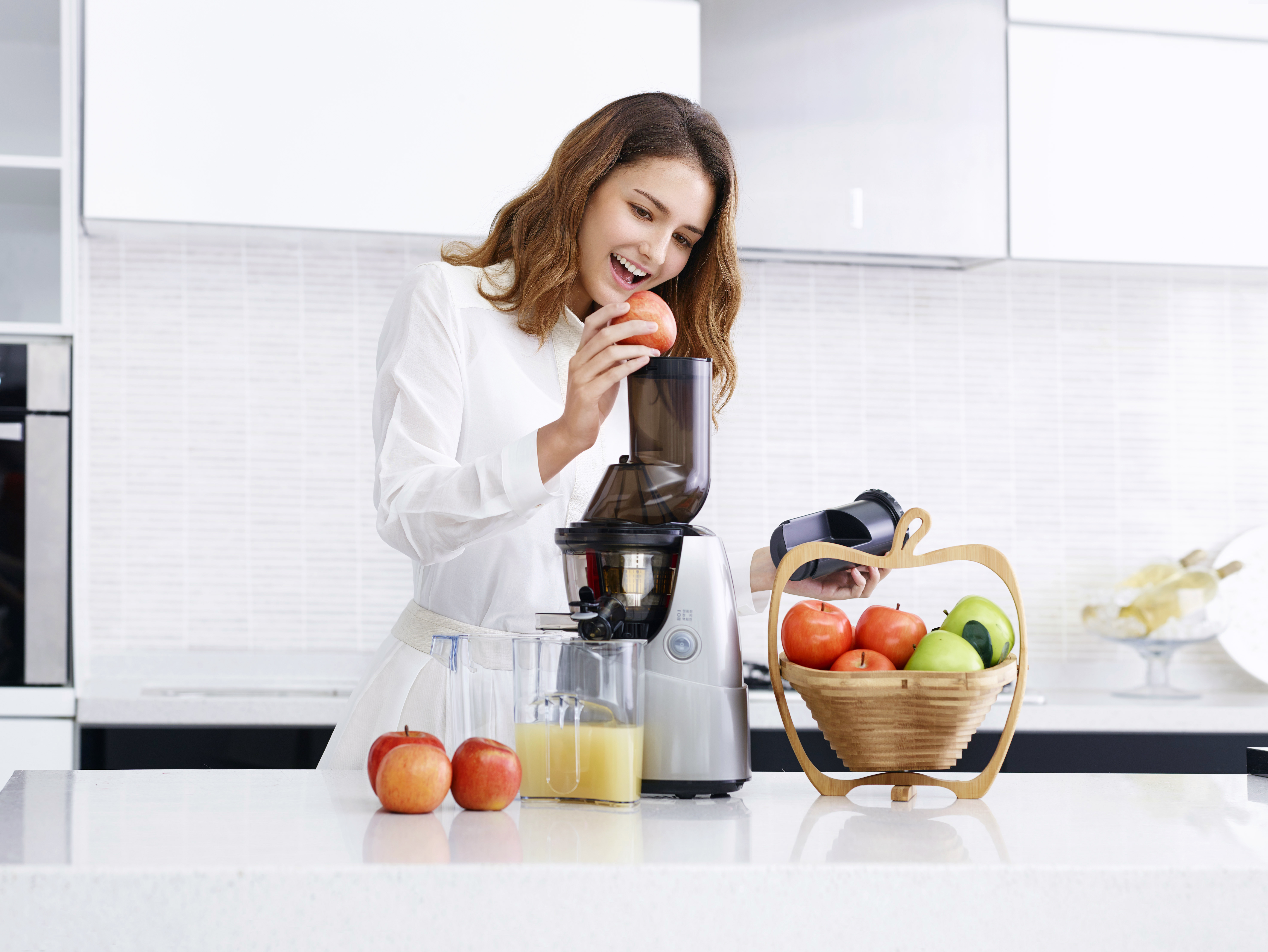KUVINGS Whole Slow Juicer B 6000 S Slow Juicer 240 Watt, Silber