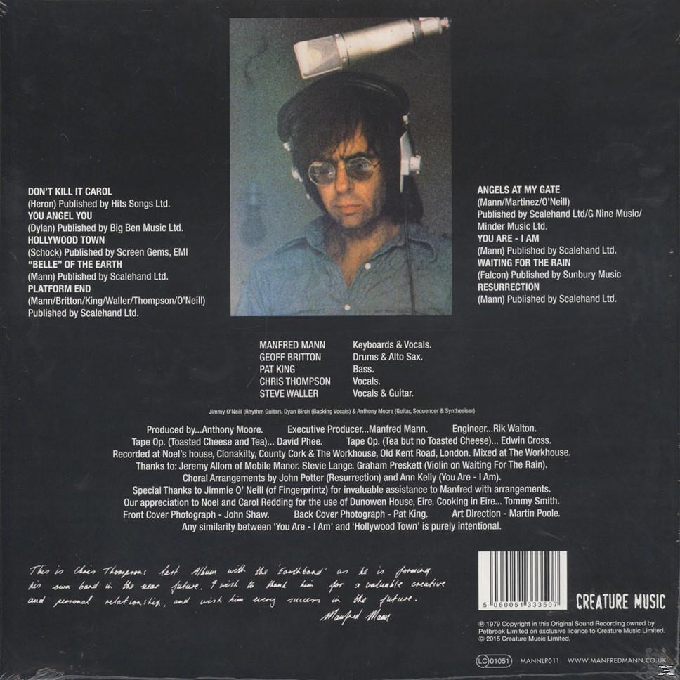 CD-Rückseite mit Foto eines Mannes mit Kopfhörern. Titelliste und Credits.
