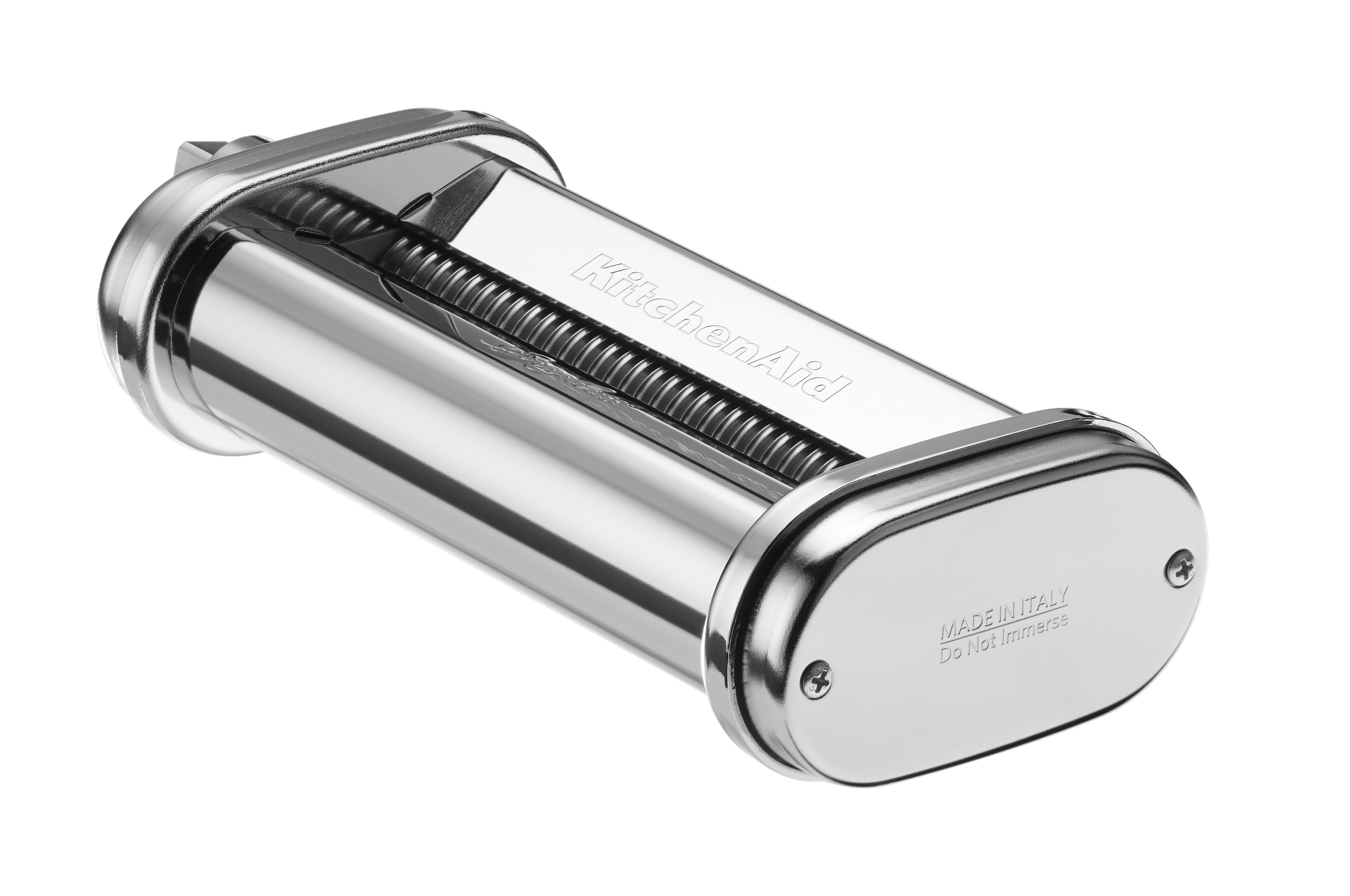 Silberner KitchenAid-Nudelbereiter. Es ist eine Edelstahlmaschine.