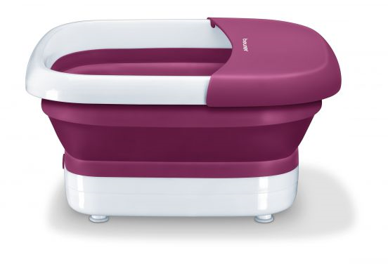 Un bain de pieds pliable avec une base et un bord blancs, et une section pliante prune. Le nom de la marque est visible.