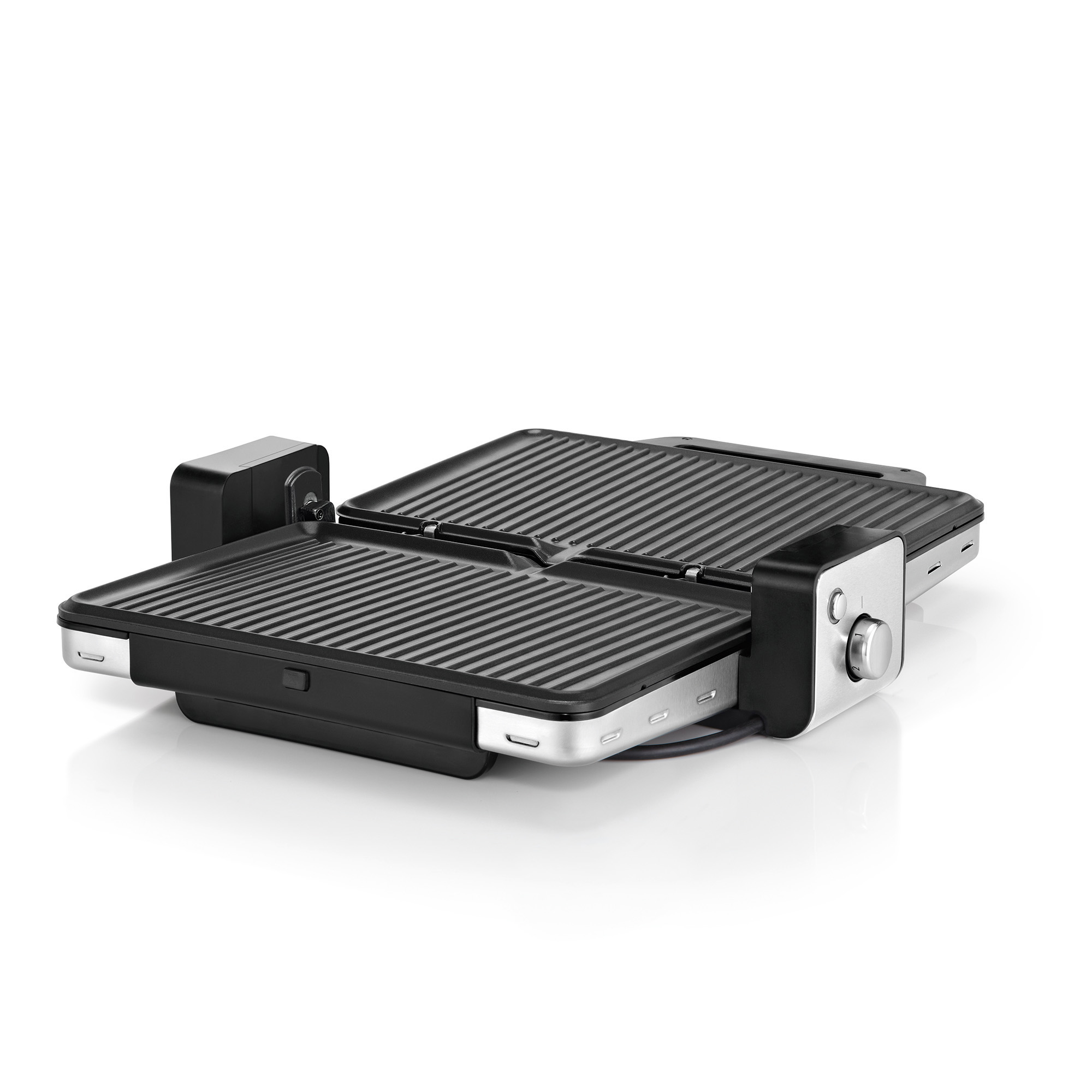 Offener, schwarz-silberner Elektrogrill mit zwei Grillplatten.