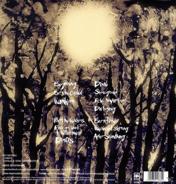 Albumcover mit Baumsilhouette, Mond und Songtiteln, dunkler Hintergrund.