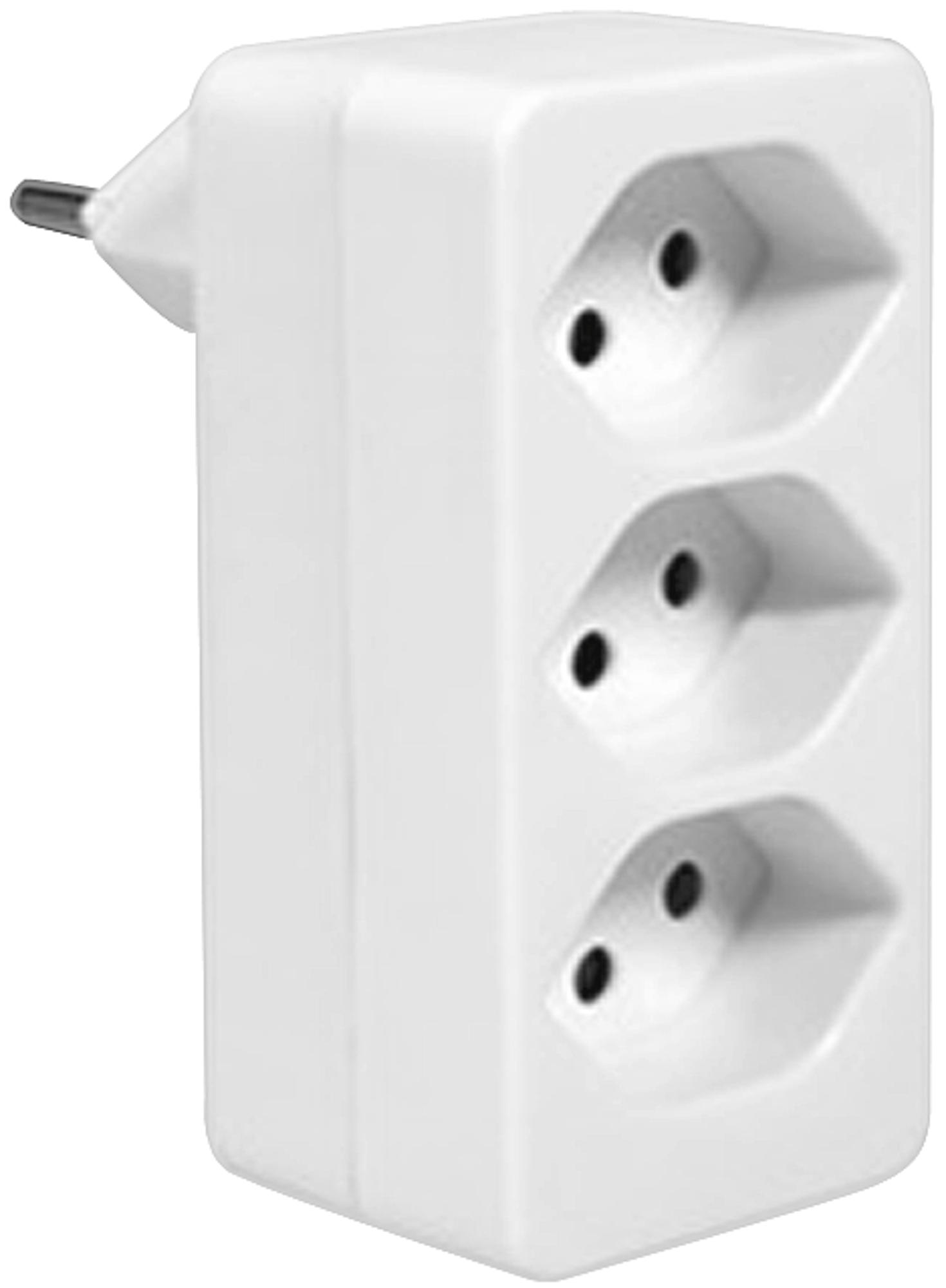 Ein weißer Dreifachstecker-Adapter mit drei Steckdosen. Ein einzelner Stiftstecker ragt oben heraus.