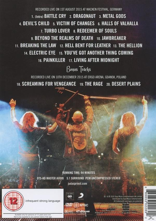 DVD-Cover der Judas Priest Live-Show. Die Band steht auf der Bühne. Der Titel lautet "Judas Priest". Dunkle Farben.