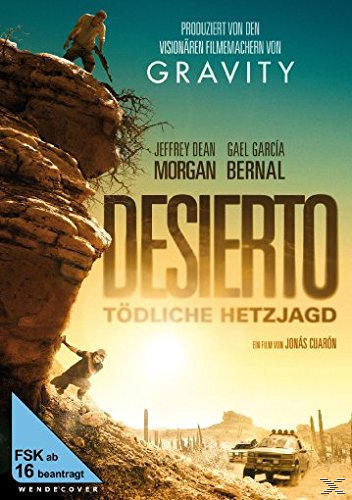 Filmplakat für "Desierto", mit zwei Männern an einer Wüstenklippe.