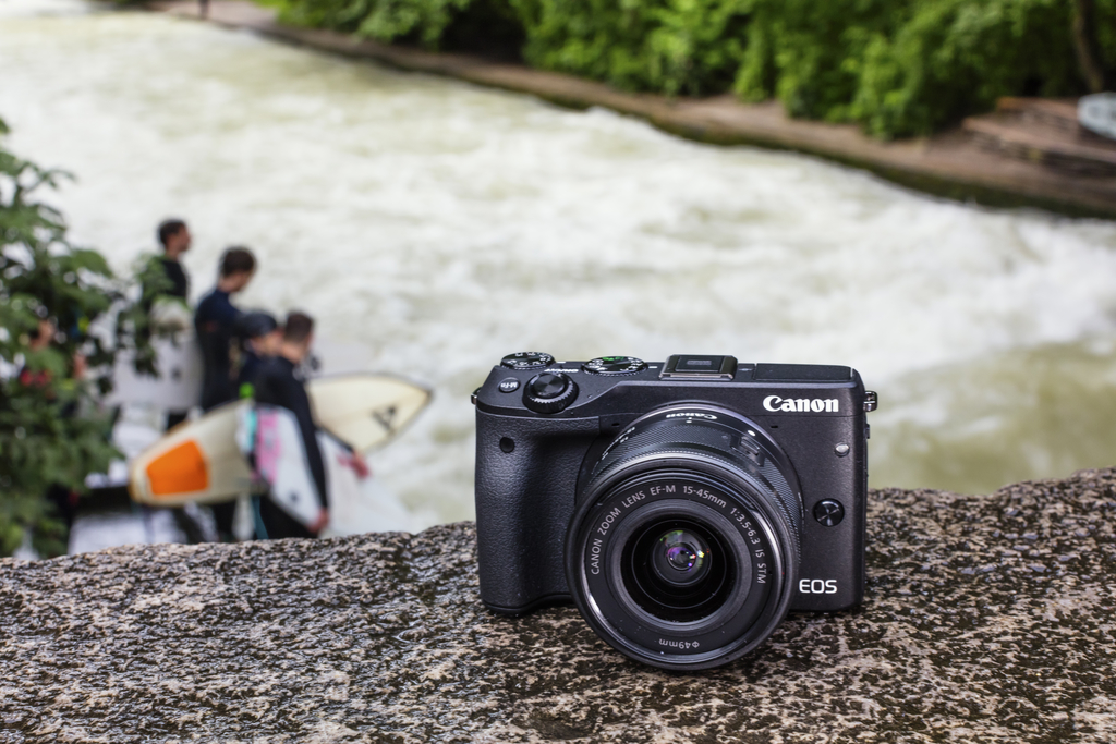 CANON EOS M3 Systemkamera mit Objektiv 15-45 mm, 7,5 cm Display Touchscreen, WLAN