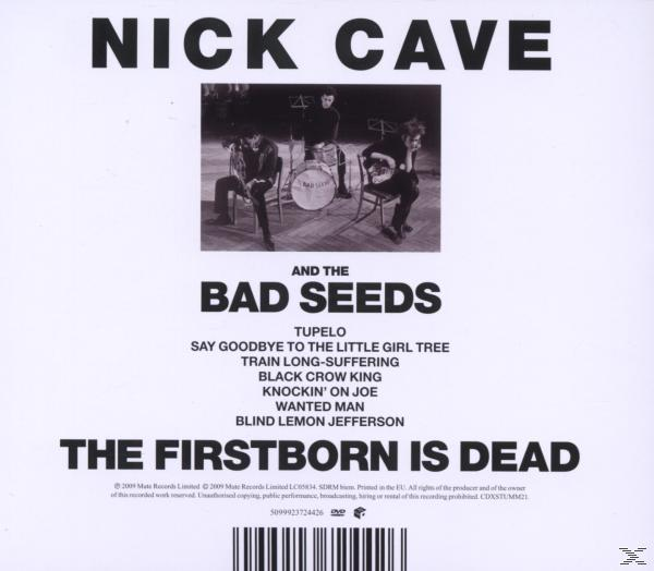 Die Rückseite einer CD-Hülle mit Text, einschließlich Songtiteln, und einem Bandfoto.