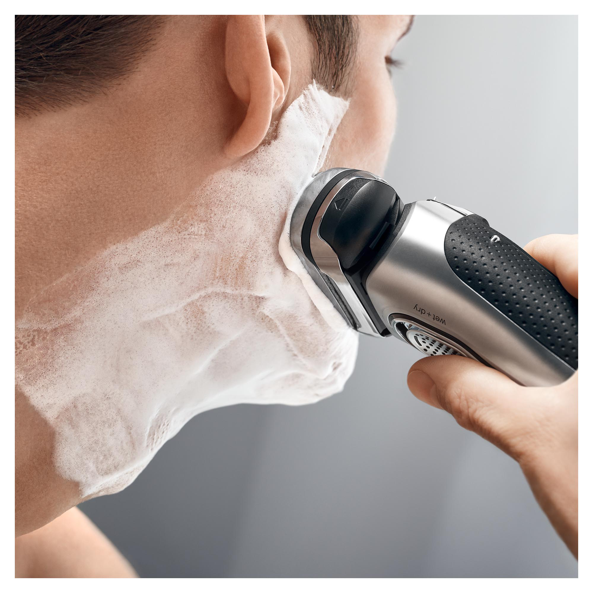 BRAUN 9-9290CC WD férfi borotva