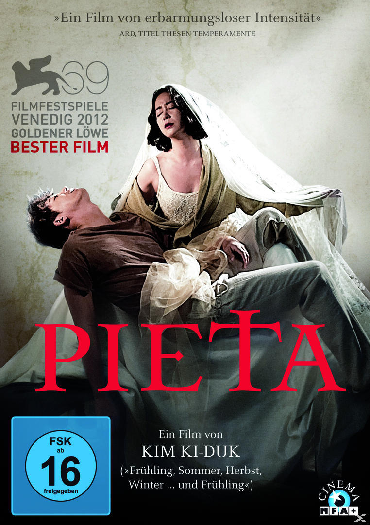 Filmplakat 'Pieta', eine Frau in Weiß hält einen Mann. Blaues FSK 16 Logo unten.