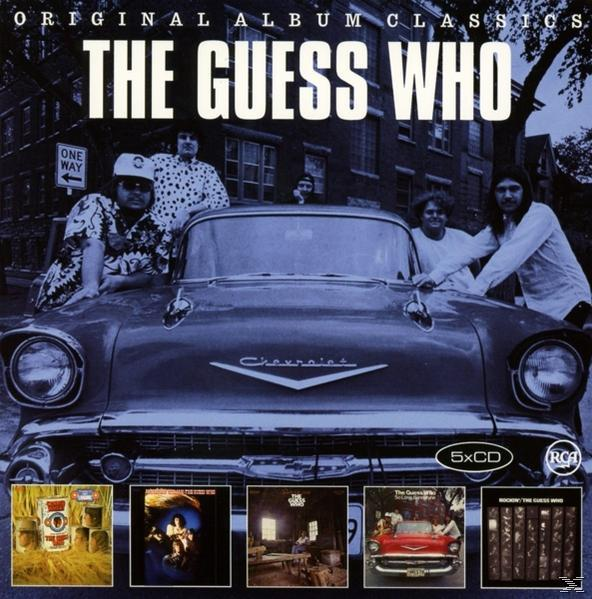 Albumcover für 'The Guess Who'. Zeigt Bandmitglieder auf einem Auto. Mehrere Albumcover sind unten.
