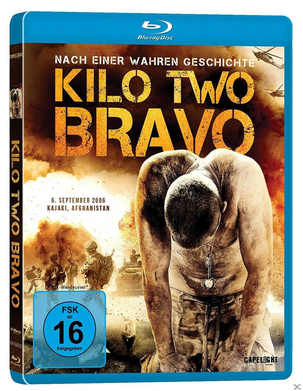 DVD-Cover von Kilo Two Bravo, einem Kriegsfilm. Ein Mann steht mit gesenktem Kopf in der Wüste.