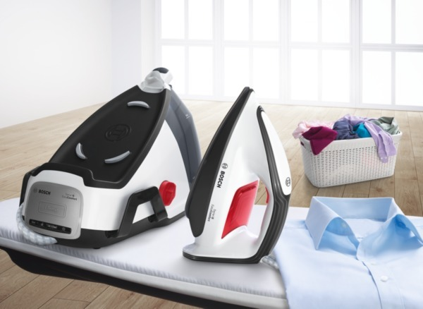 BOSCH TDS6040 Serie 6 EasyComfort Dampfbügelstation 2400 Watt, 5,8 bar