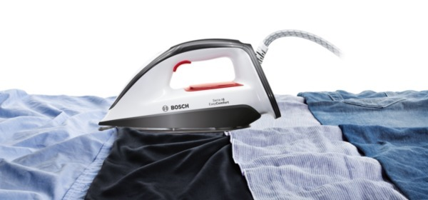 BOSCH TDS6040 Serie 6 EasyComfort Dampfbügelstation 2400 Watt, 5,8 bar