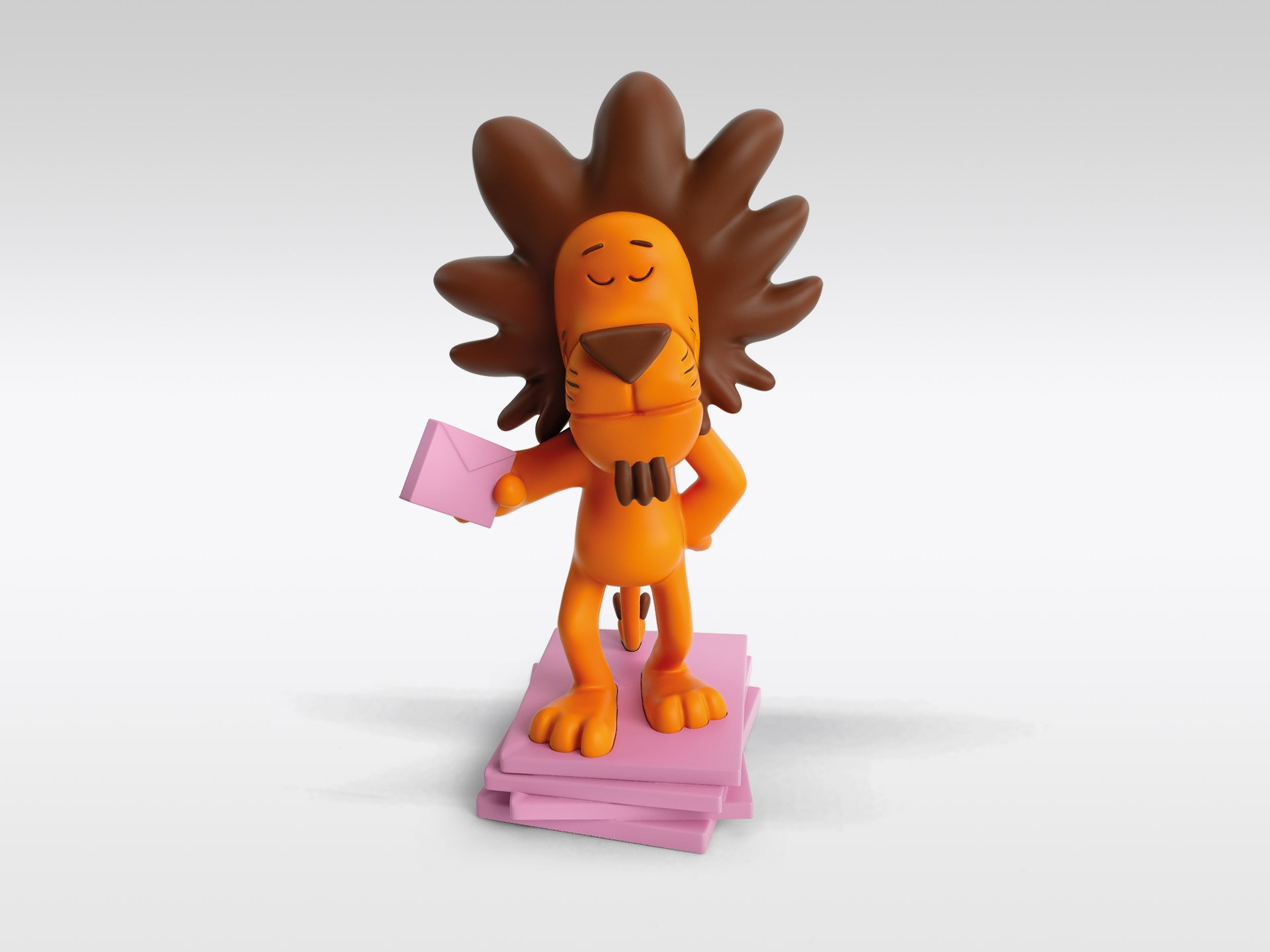 Eine Cartoon-Löwenfigur mit brauner Mähne, orangefarbenem Körper, hält einen rosa Umschlag auf rosa Blöcken.