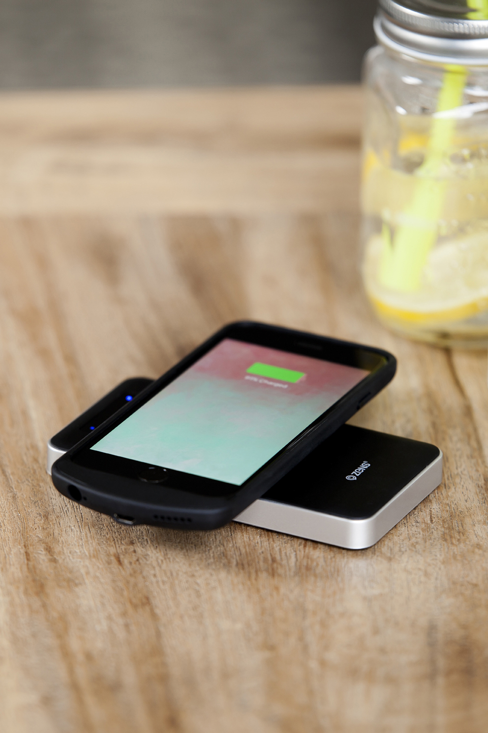 ZENS ZEPB01B/00 Ladestation Universal, 4800 mAh, Schwarz