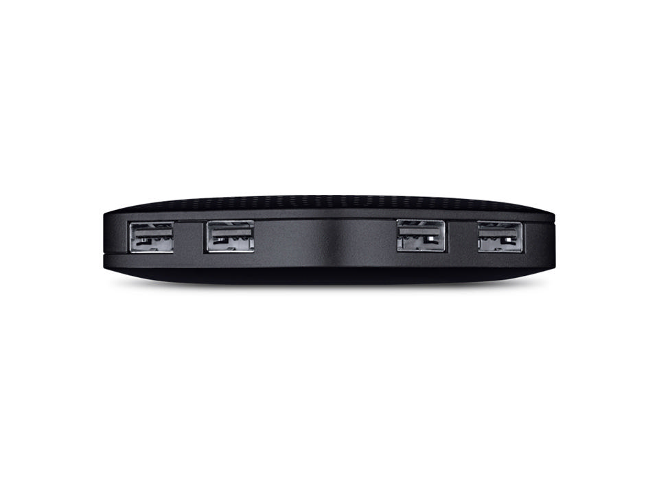 4 bağlantı noktalı siyah USB hub. Üstten görünüm, bağlantı noktaları görünür durumda. Beyaz zemin.