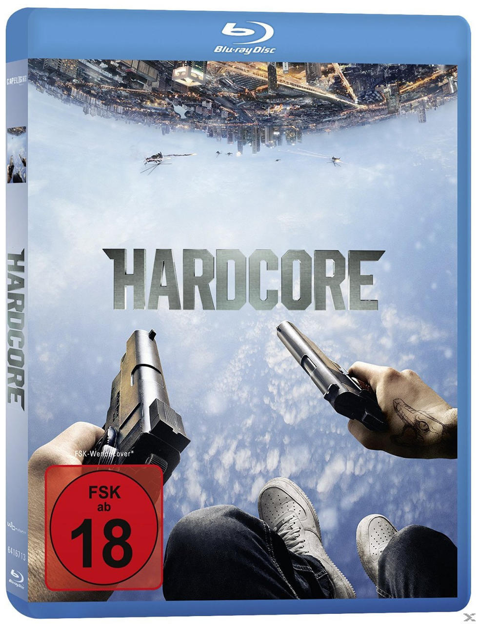 Blu-ray-Disc-Cover mit dem Titel 'HARDCORE', einem Mann, der Waffen hält, einem Bewertungsticker und einem Stadtbild.