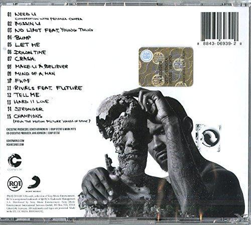 Albumhoes met zwart-wit afbeelding van een man die een beeldhouwwerk omarmt. Tracklist links, barcode en sticker rechts.