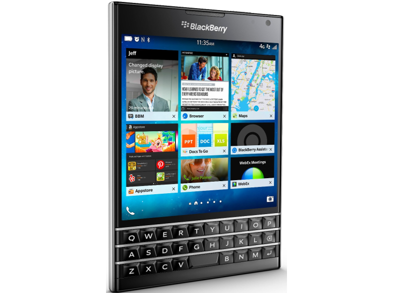 Egy fekete Blackberry telefon érintőképernyővel és fizikai billentyűzettel. A képernyő alkalmazásokat és egy portréfotót jelenít meg.