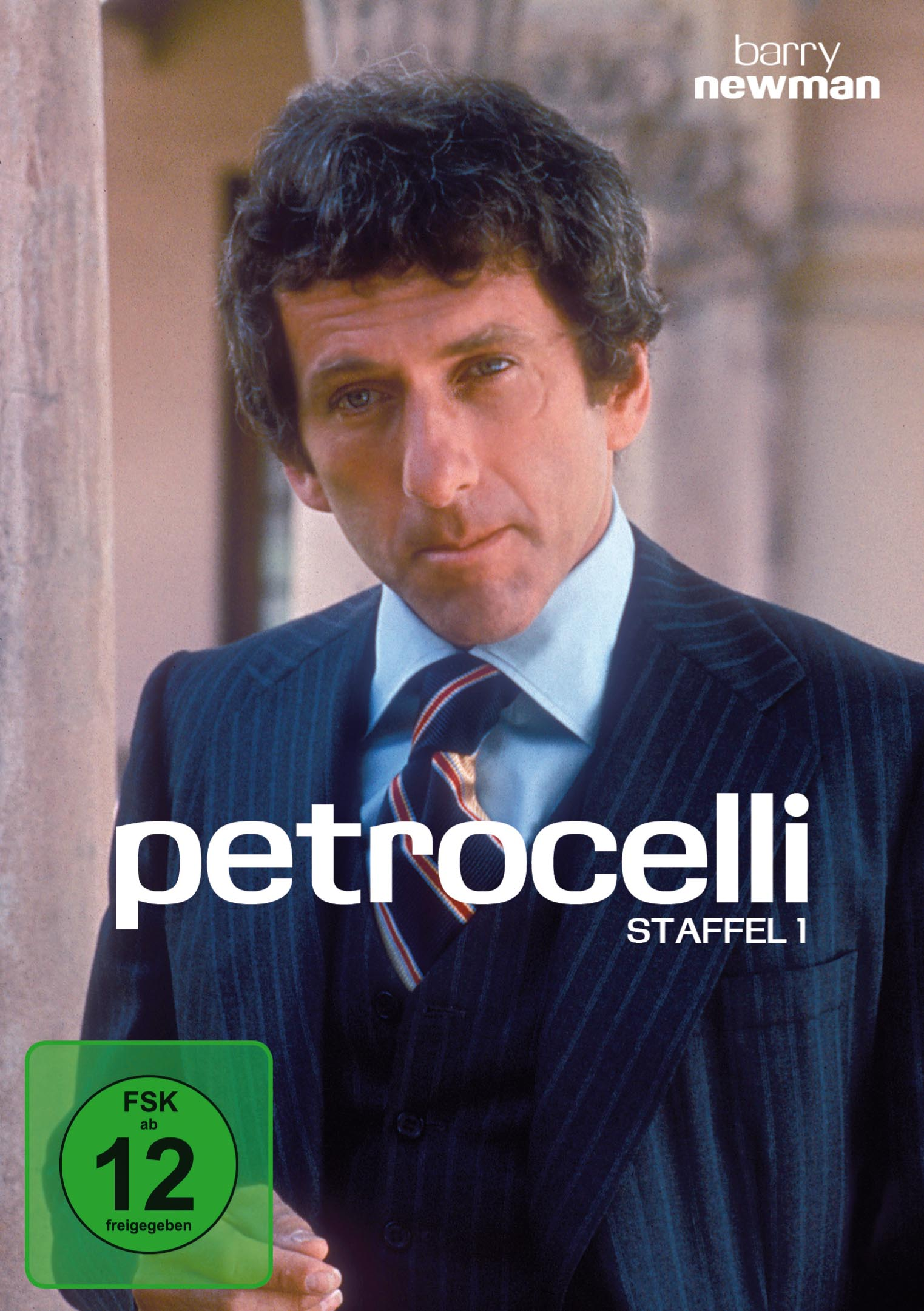 DVD-Cover mit einem Mann im Anzug. Ein Film wird beworben.