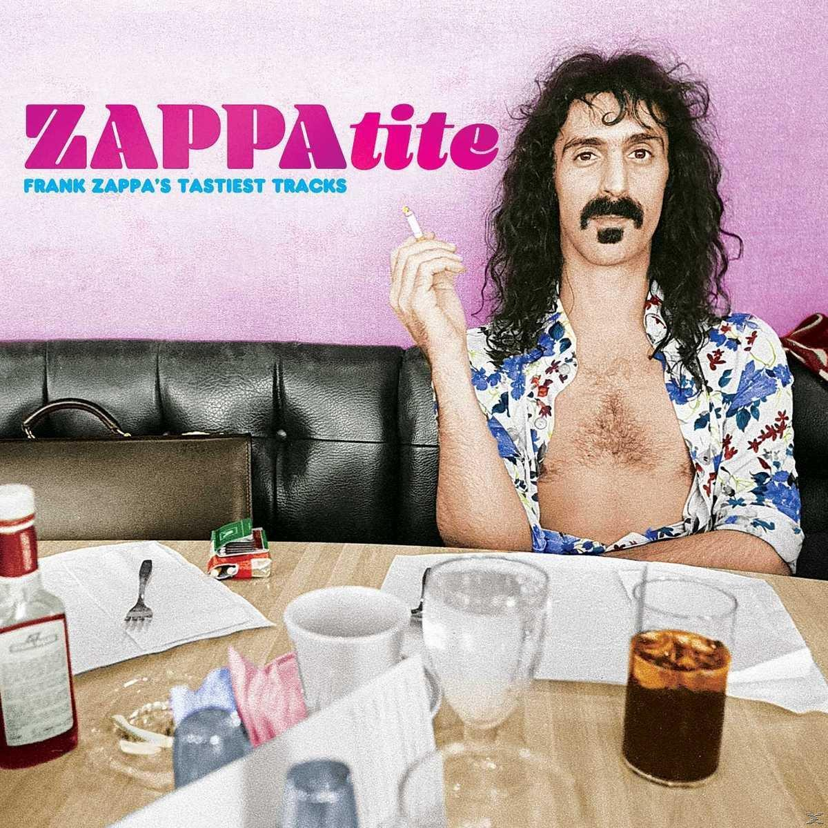 Couverture de l'album : Frank Zappa fumant, assis, avec des objets sur la table et un fond rose.