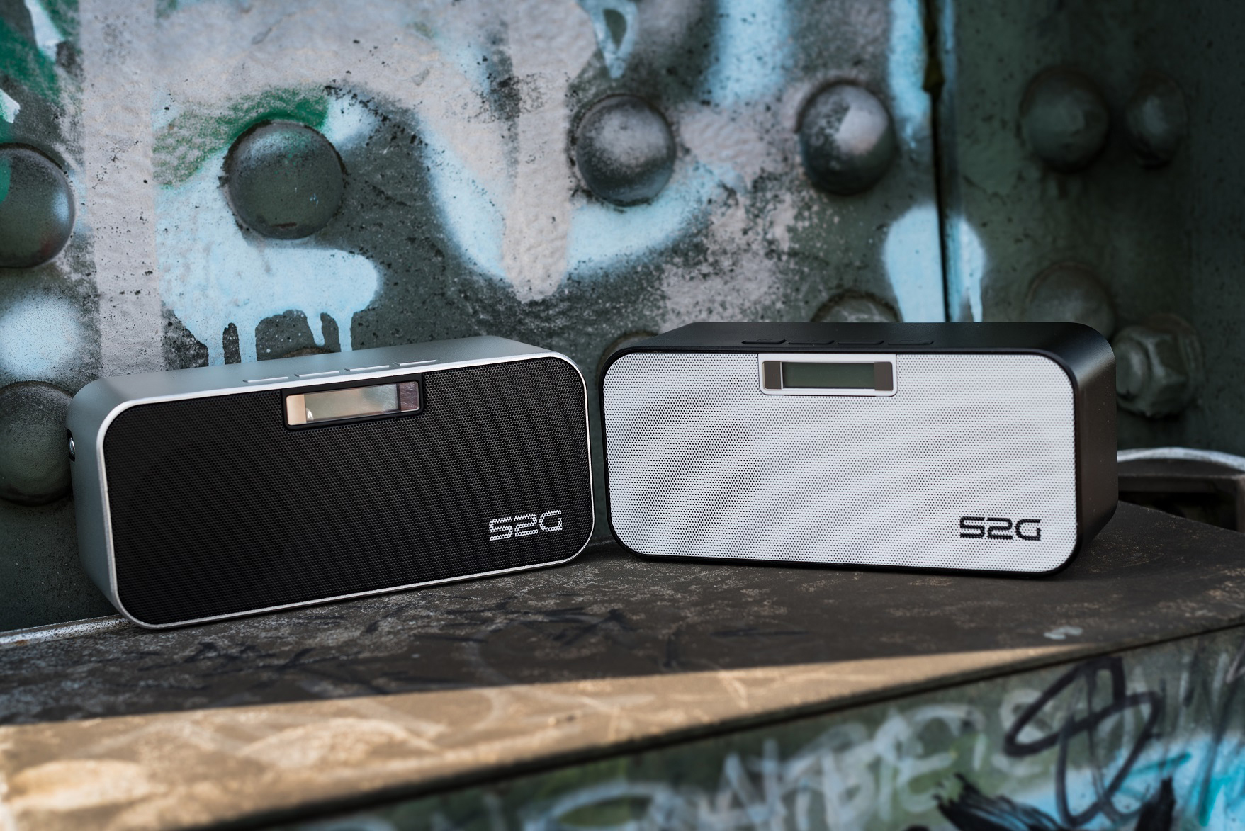 SOUND2GO 10118 Heavy Metal Radio, Bluetooth, Silber/Schwarz