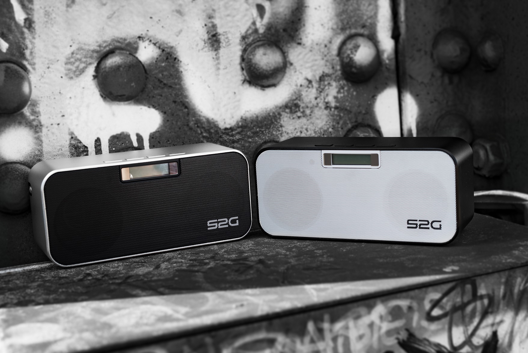 SOUND2GO 10118 Heavy Metal Radio, Bluetooth, Silber/Schwarz