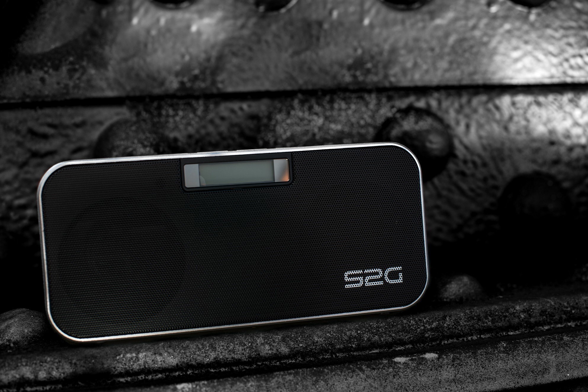 SOUND2GO 10119 Heavy Metal Radio, Bluetooth, Schwarz/Weiß