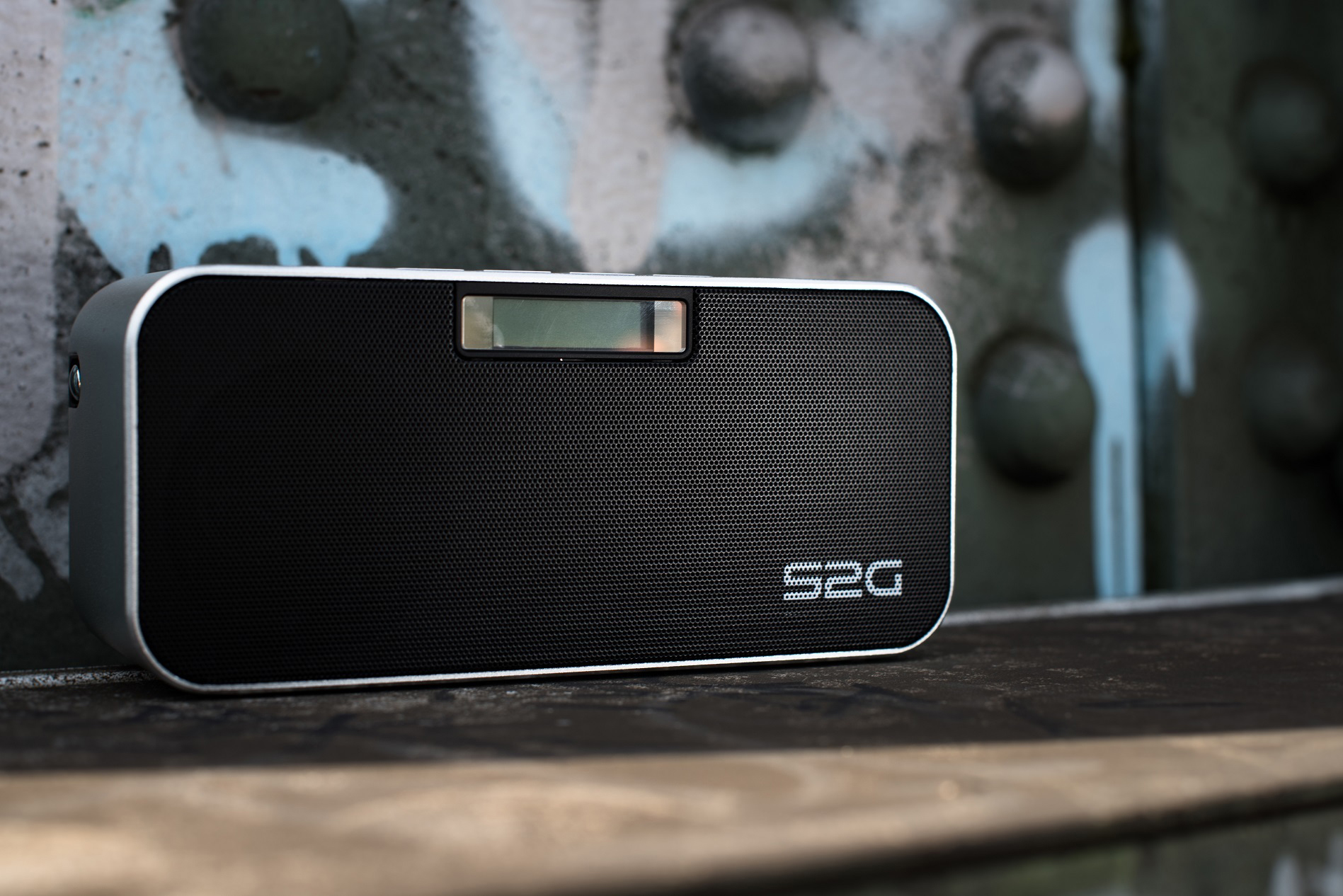 SOUND2GO 10119 Heavy Metal Radio, Bluetooth, Schwarz/Weiß
