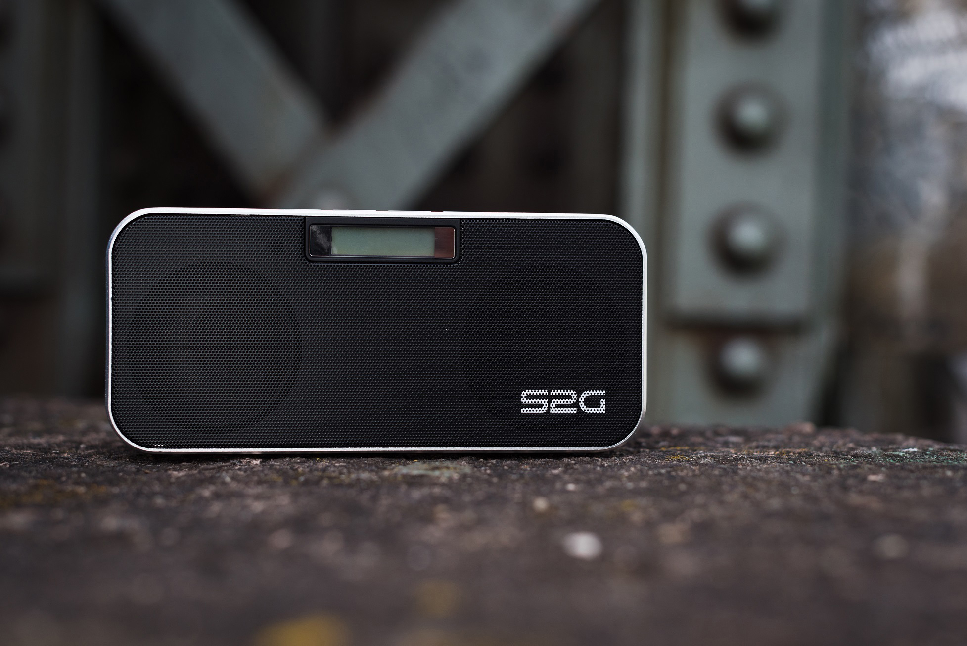 SOUND2GO 10119 Heavy Metal Radio, Bluetooth, Schwarz/Weiß