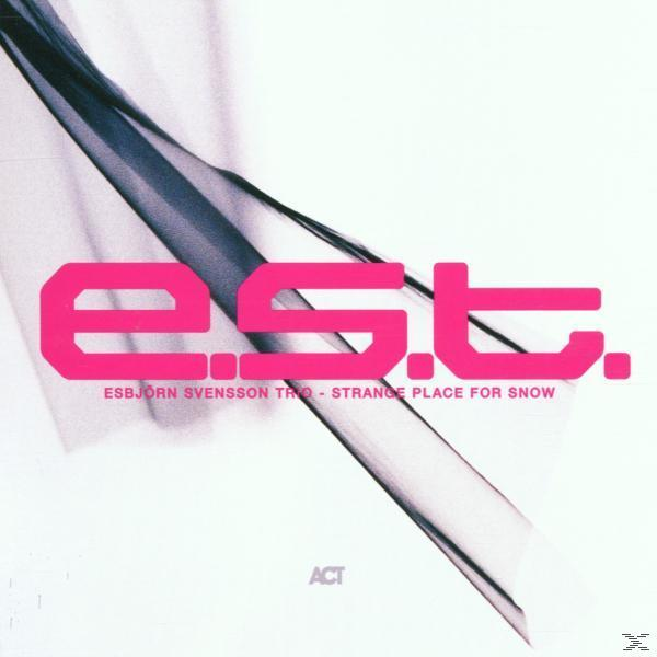 Albumcover mit pinkfarbenem e.s.t.-Text und abstrakten schwarzen und grauen Linien.