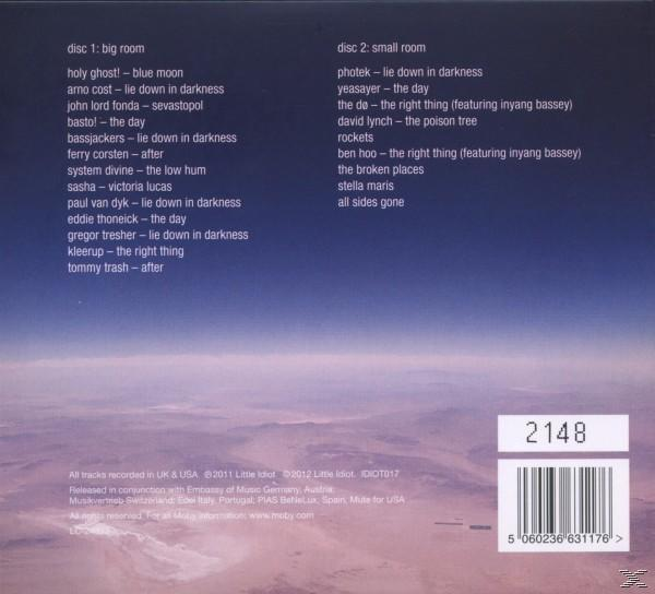 CD-Cover mit Trackliste. Text auf blau-weißem Hintergrund. Ein Barcode ist sichtbar.