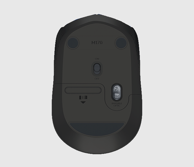 Siyah bir Logitech M170 kablosuz faresinin alt görünümü. Bir güç anahtarı, pil bölmesi ve optik sensör içerir.
