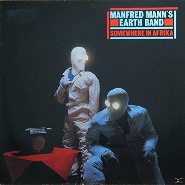 Albumcover. Zwei Figuren in weißen Anzügen mit leuchtenden Augen, dunkler Hintergrund.
