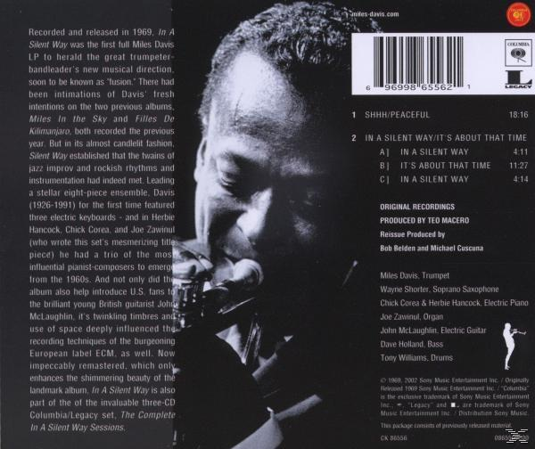 Rückseite eines Miles Davis Albums. Text und ein Schwarz-Weiß-Bild des Musikers.