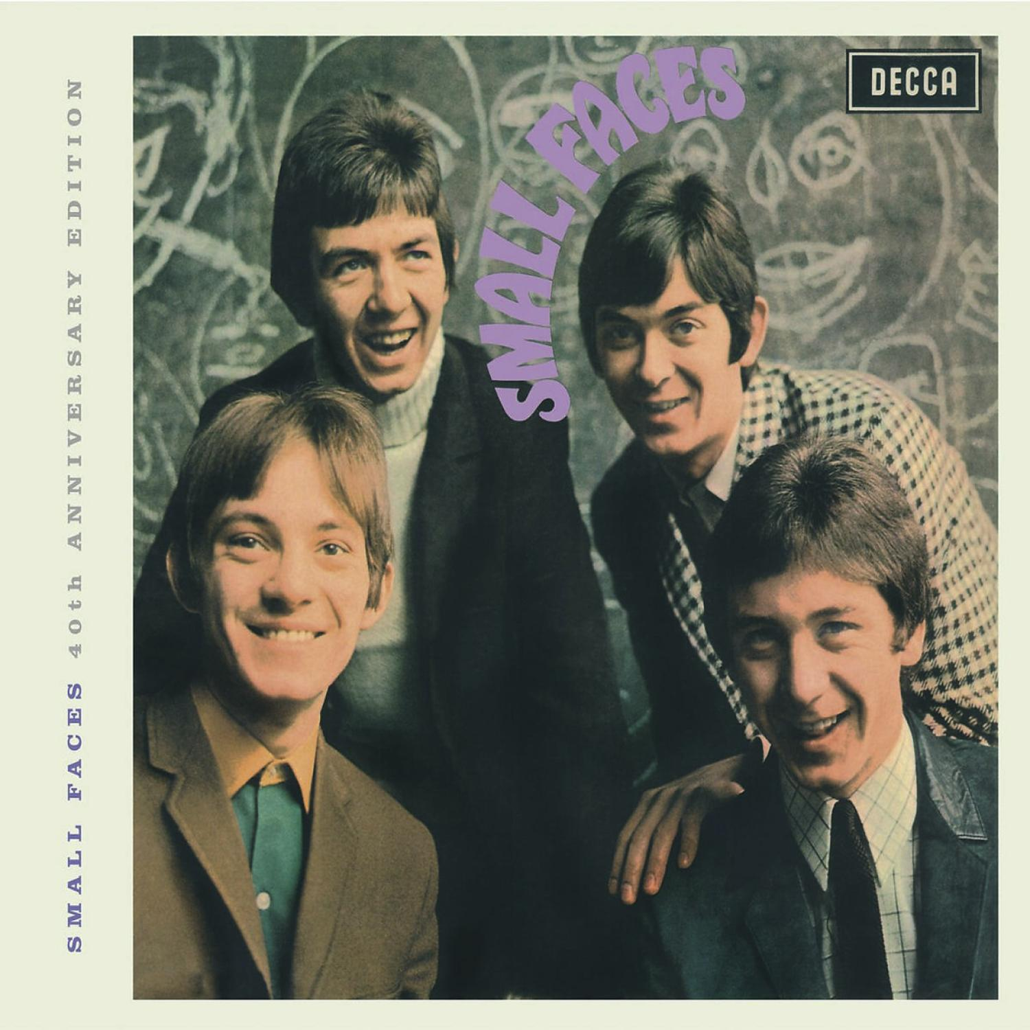 Small Faces Albumcover. Vier junge Männer lächeln auf grünem Hintergrund.