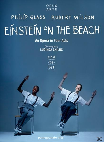 DVD-Cover: Zwei Personen auf der Bühne. Text: Philip Glass, Robert Wilson, Einstein on the Beach.