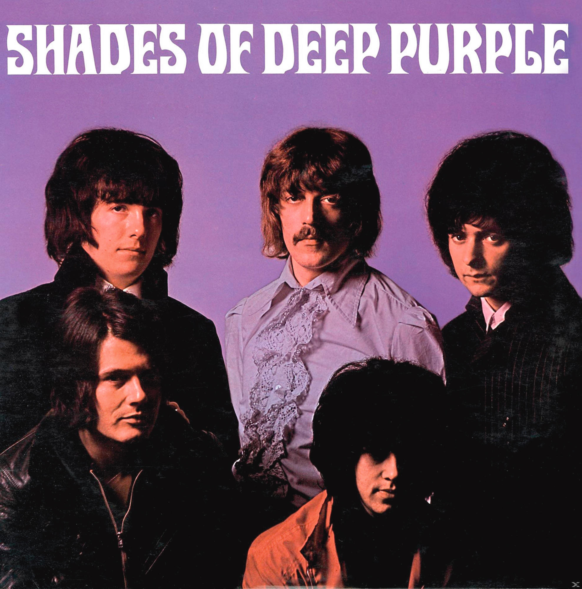 Ein Albumcover mit fünf Männern in schwarzen oder weißen Hemden. Der Albumtitel lautet 'Shades of Deep Purple'.
