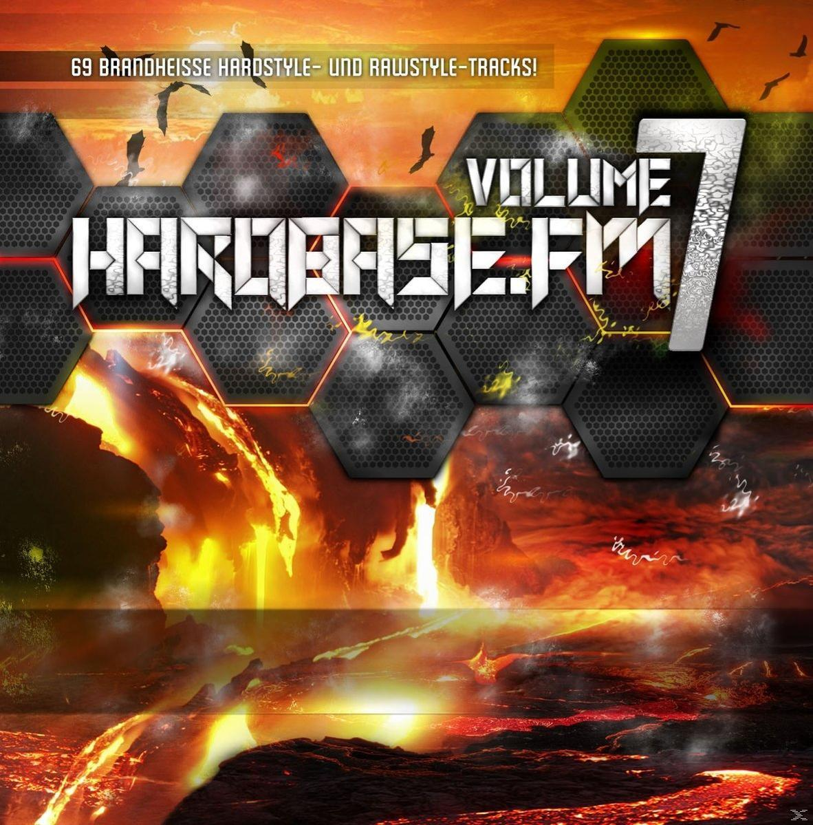 Albumcover mit Hardbase FM Volume 7 Titel, Lava und Vögeln.