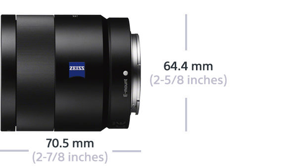 Objectif d'appareil photo noir avec texte blanc et logo Zeiss bleu. Dimensions fournies.