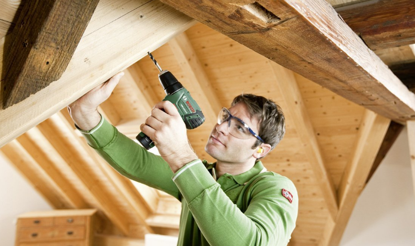 BOSCH PSR 10,8 LI-2 Akkus fúrócsavarozó beépített akkuval, kofferben
