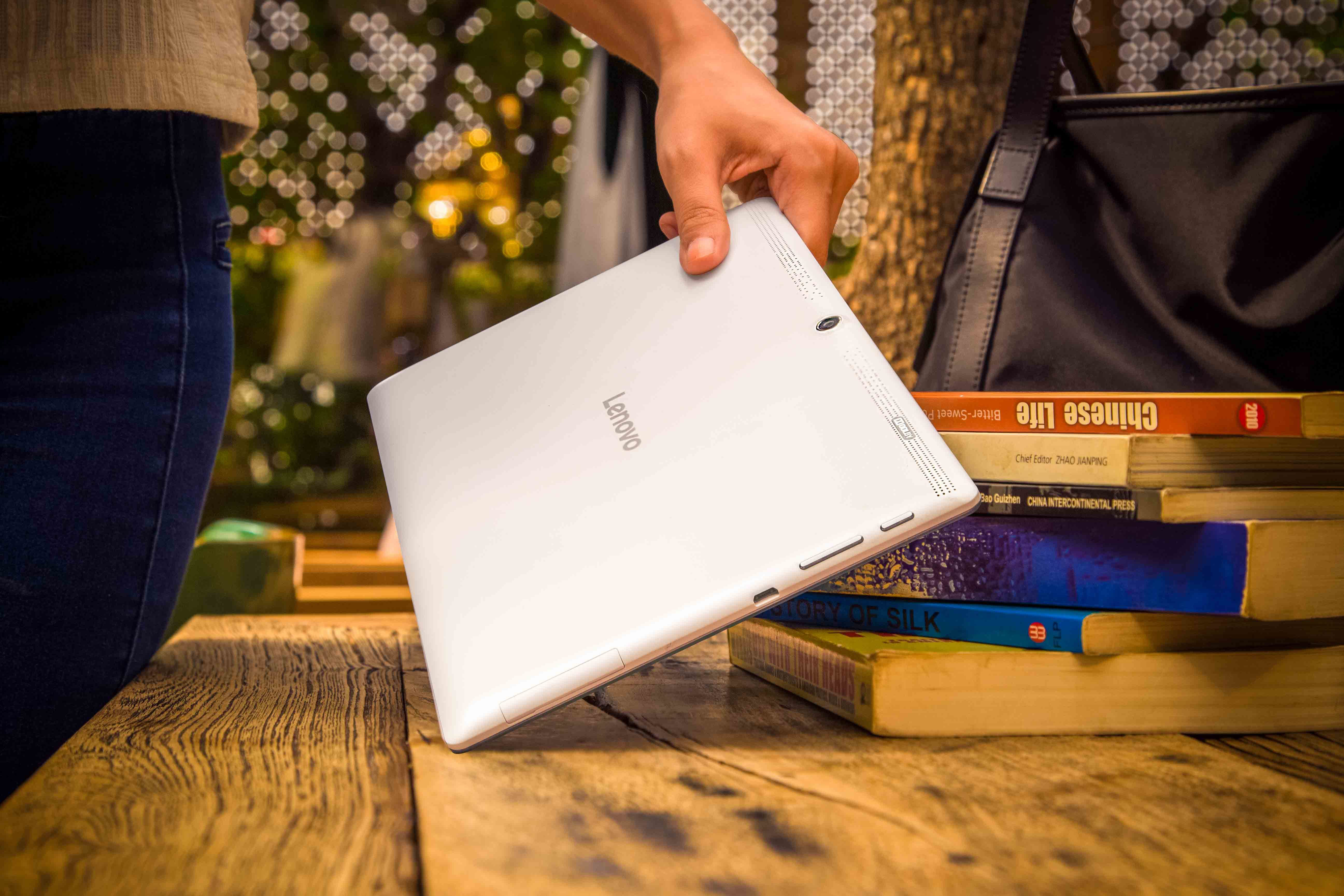 LENOVO Tab2 A10, Tablet, 16 GB, 10,1 Zoll, Weiß