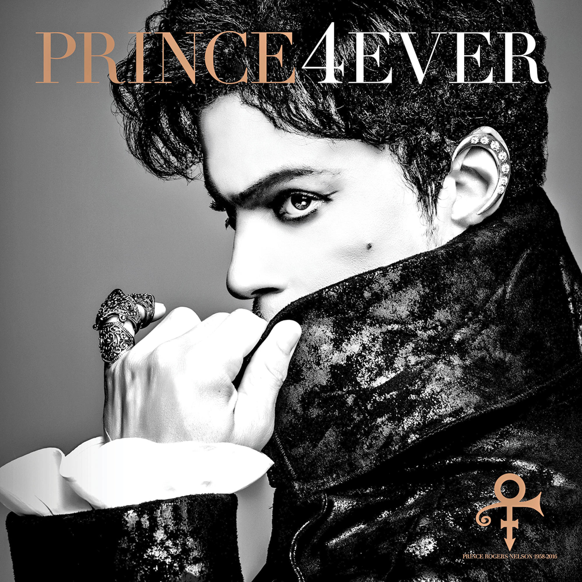 Prince 4Ever Albumcover, Princes Gesicht im Profil, schwarz-weiß.