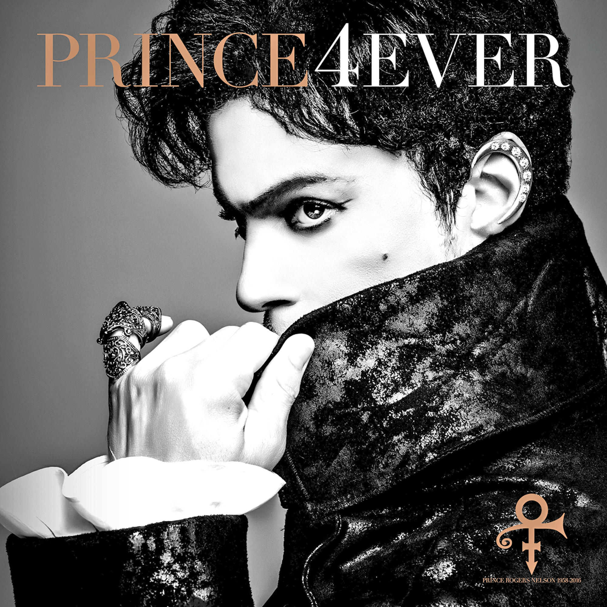 Schwarz-Weiß-Bild von Prince, Albumcover mit Text.