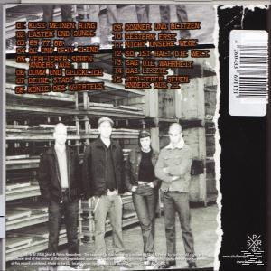Rückseite einer CD mit einer Band, die posiert. Songtitel und ein Barcode sind sichtbar. Schwarz und Weiß.