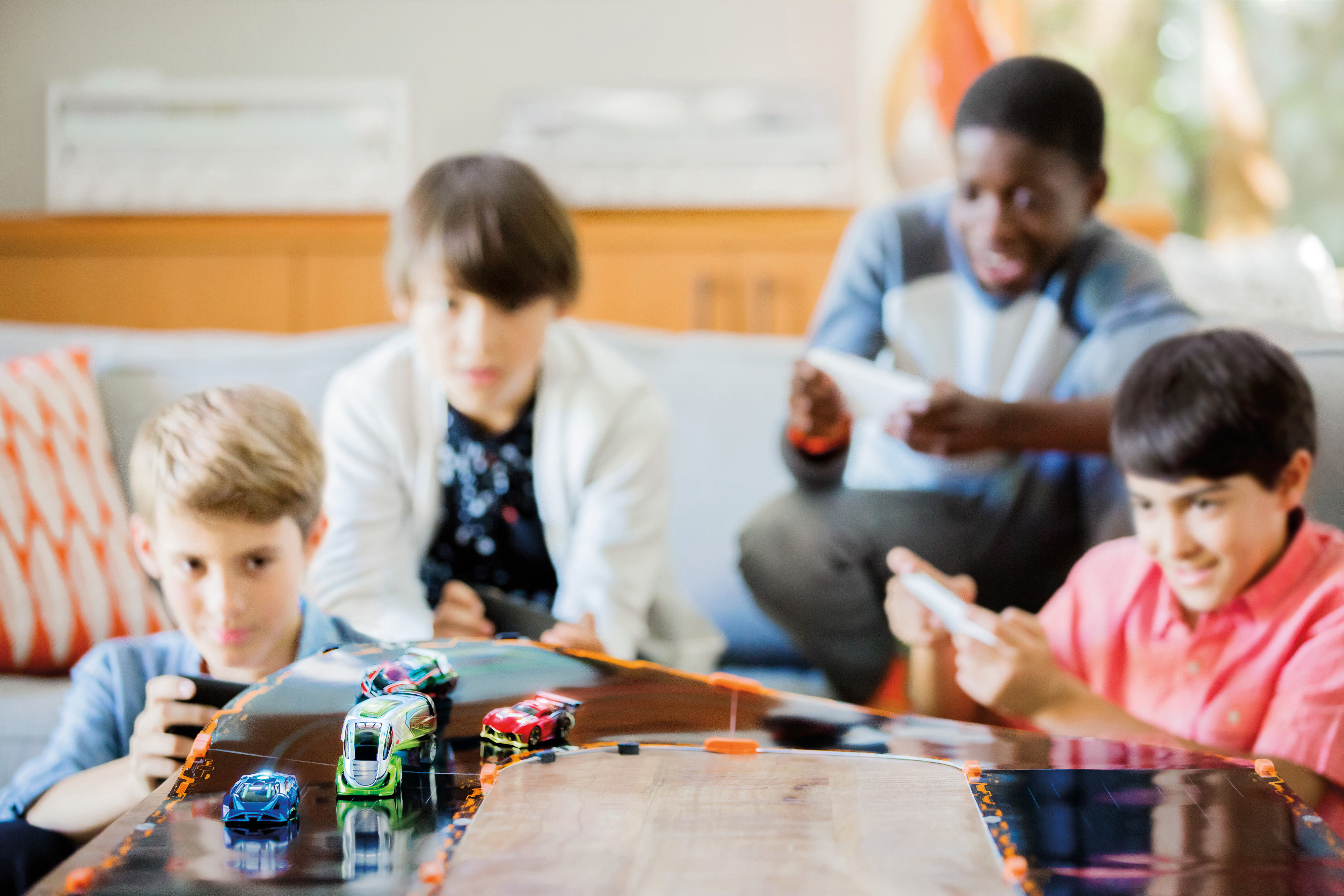 ANKI Overdrive Starter Kit - Autorennbahn (Mehrfarbig)