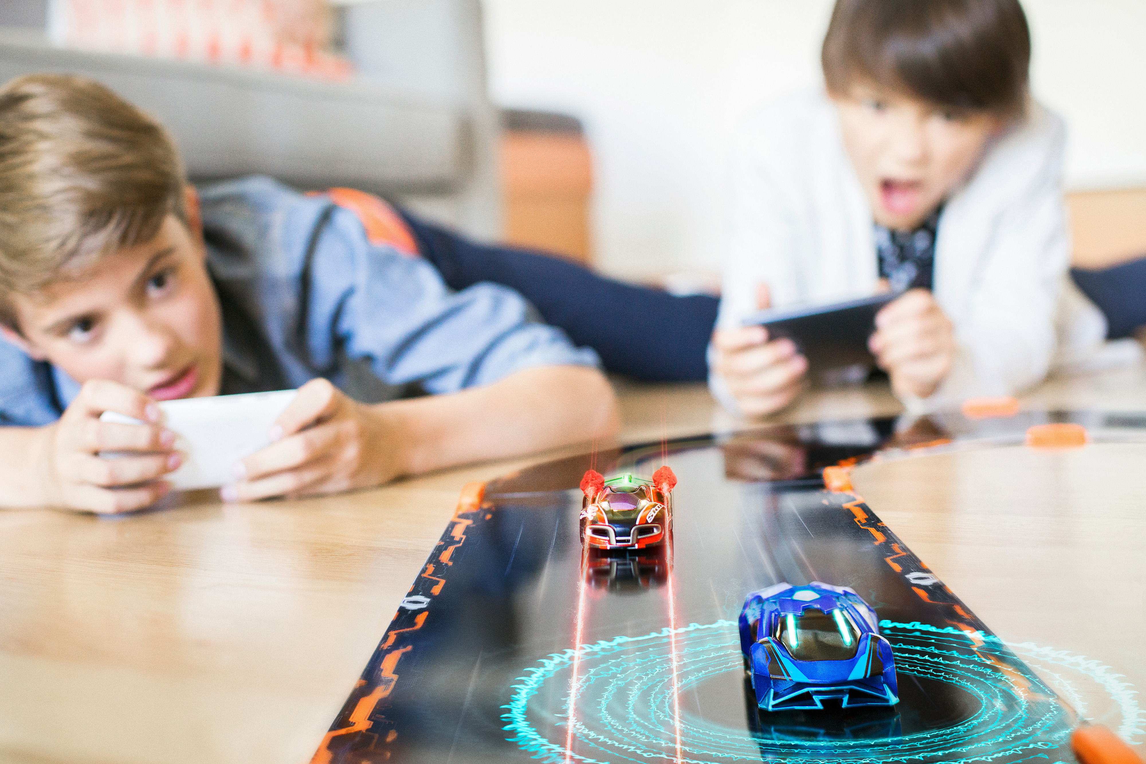 ANKI Overdrive Starter Kit - Autorennbahn (Mehrfarbig)